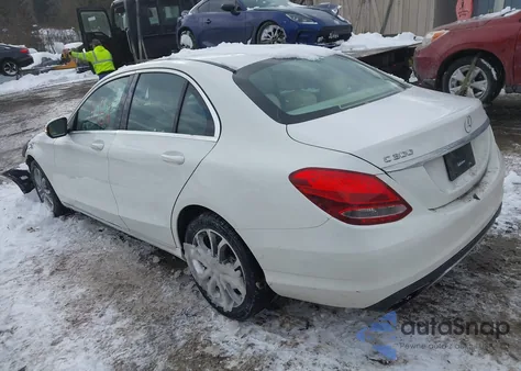 2015 Mercedes-Benz C 300 4Matic из США, поврежденный, VIN 55SWF4KB4FU008853